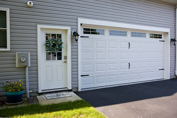 24/7 Emergency Garage Door Panel Replacement experts in Abbotsford, WI